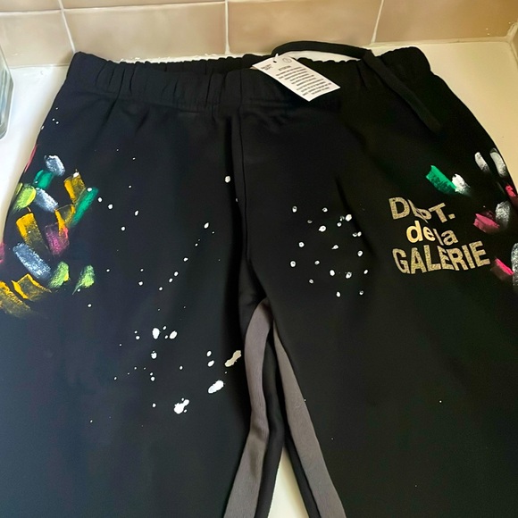 Gallery dept paint splash pants size Large in black